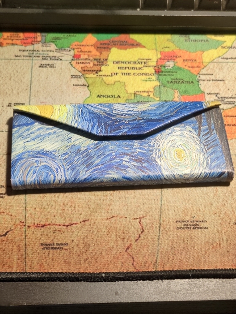 Van Gogh Glasses Holder